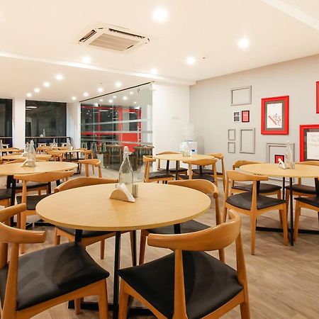 היידראבד Super Townhouse The Cinco Hotel Near Esi Hospital מראה חיצוני תמונה