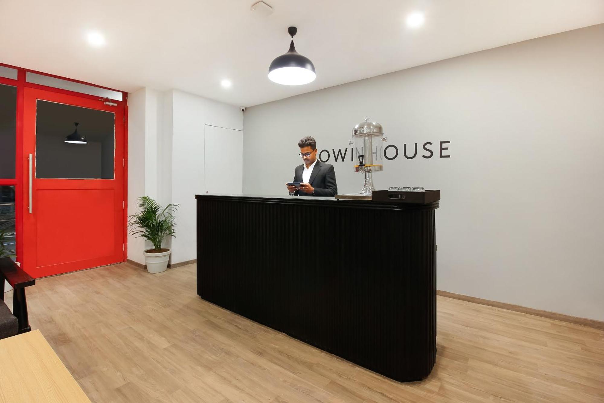 היידראבד Super Townhouse The Cinco Hotel Near Esi Hospital מראה חיצוני תמונה