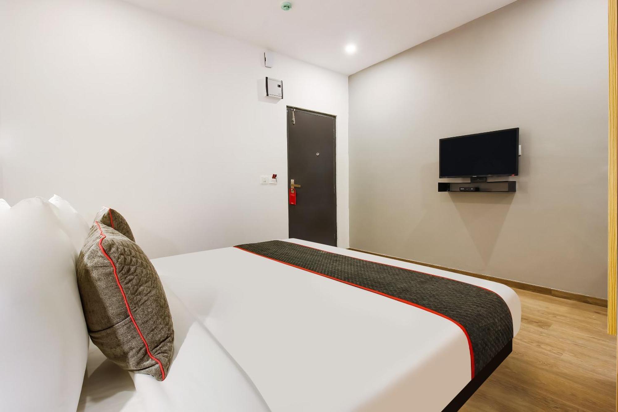 היידראבד Super Townhouse The Cinco Hotel Near Esi Hospital מראה חיצוני תמונה