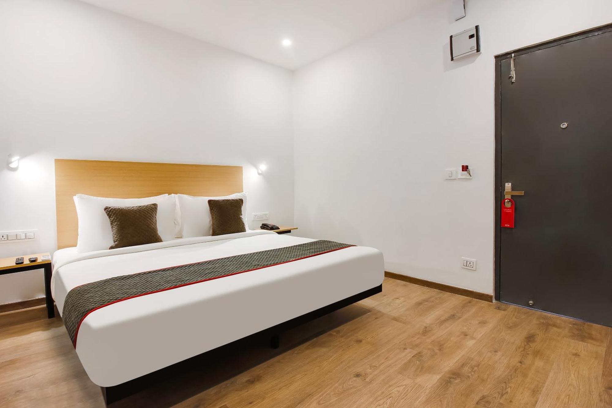 היידראבד Super Townhouse The Cinco Hotel Near Esi Hospital מראה חיצוני תמונה