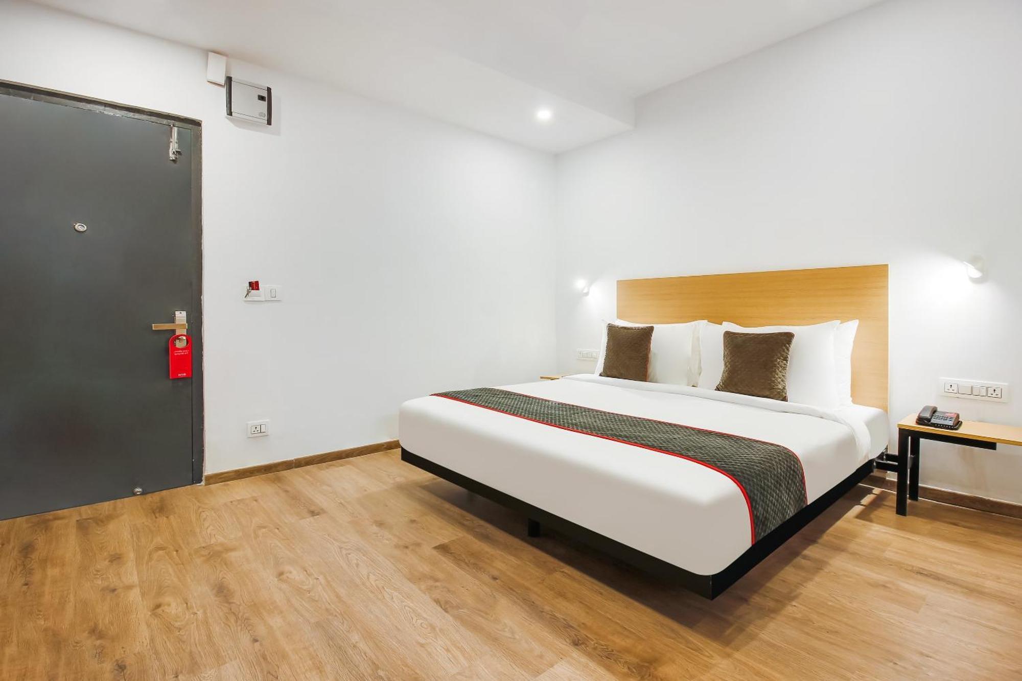 היידראבד Super Townhouse The Cinco Hotel Near Esi Hospital מראה חיצוני תמונה