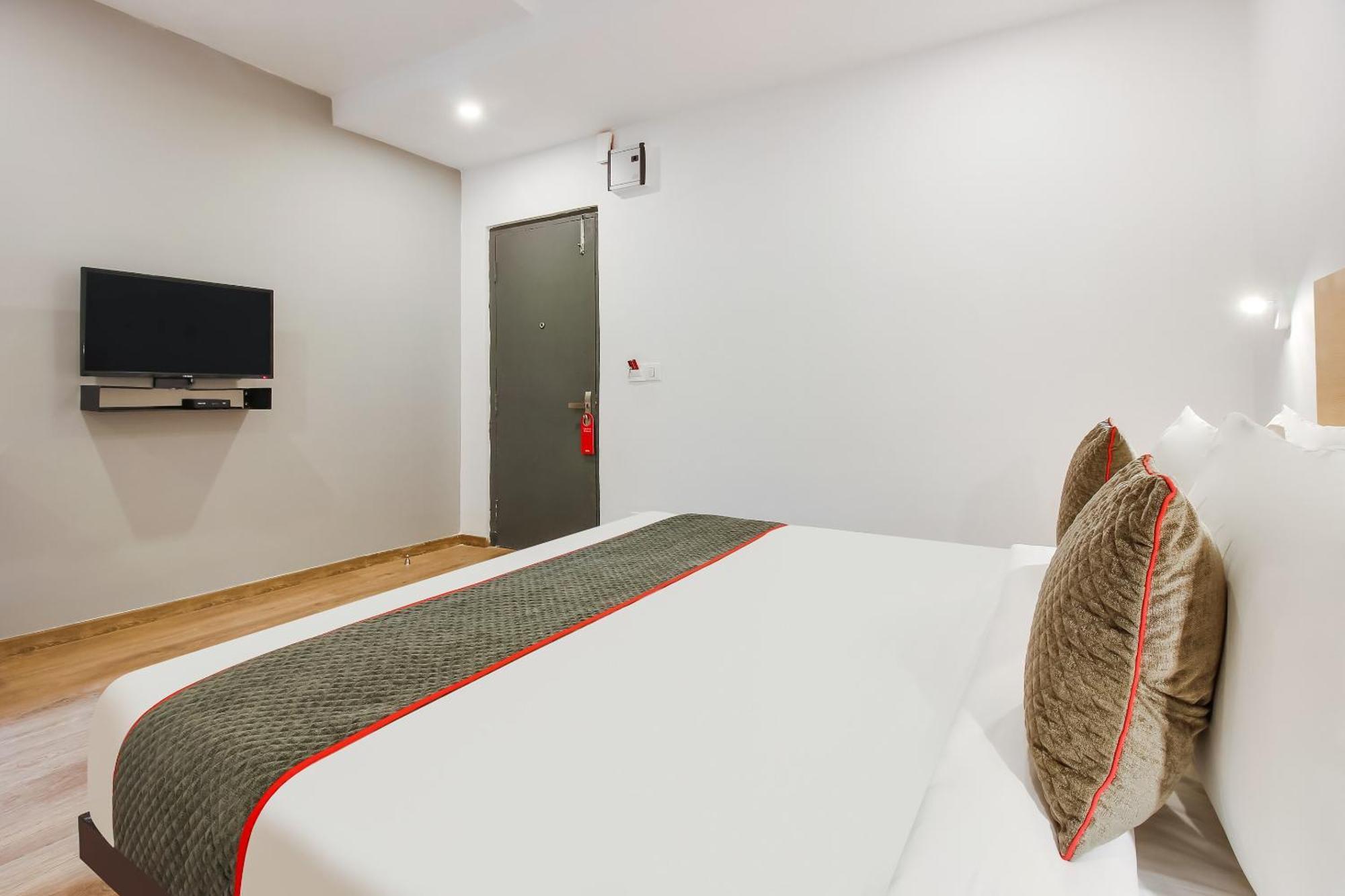 היידראבד Super Townhouse The Cinco Hotel Near Esi Hospital מראה חיצוני תמונה