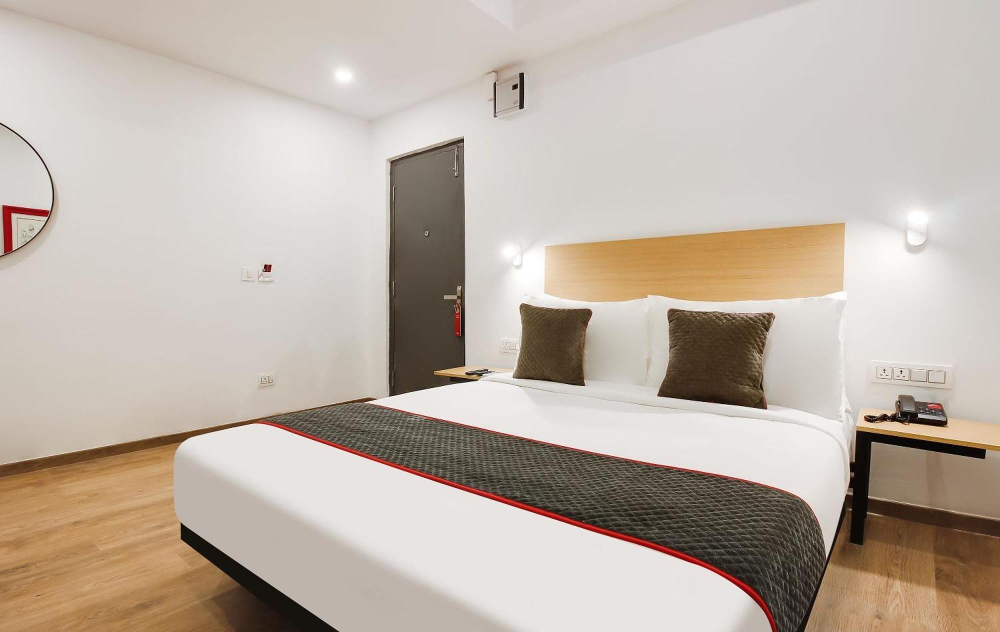 היידראבד Super Townhouse The Cinco Hotel Near Esi Hospital מראה חיצוני תמונה